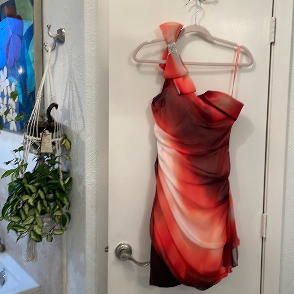 Gorgeous ombré dress with sparkle bow, one sided strap